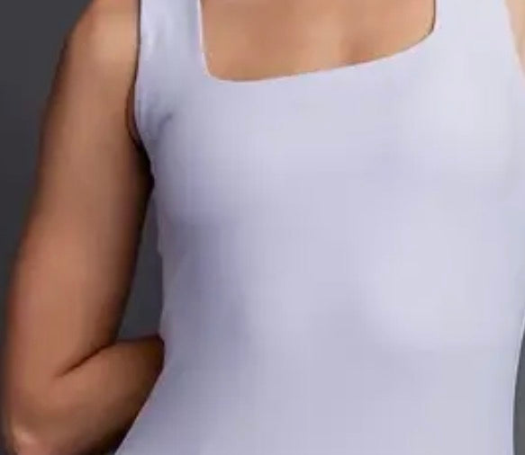 Dakota Tank Tops Scoop