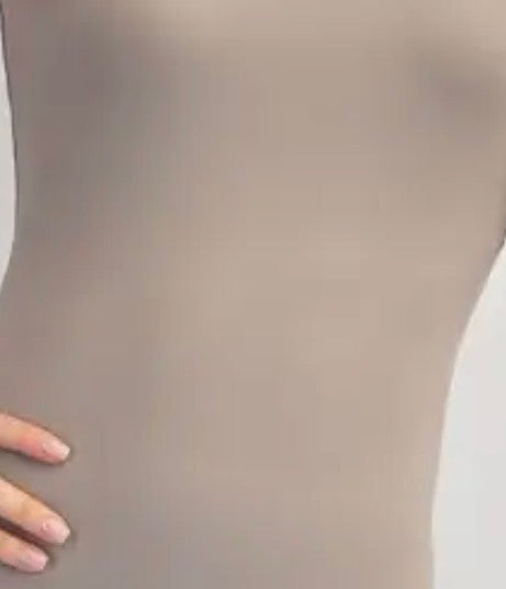 Dakota Tank Tops Scoop