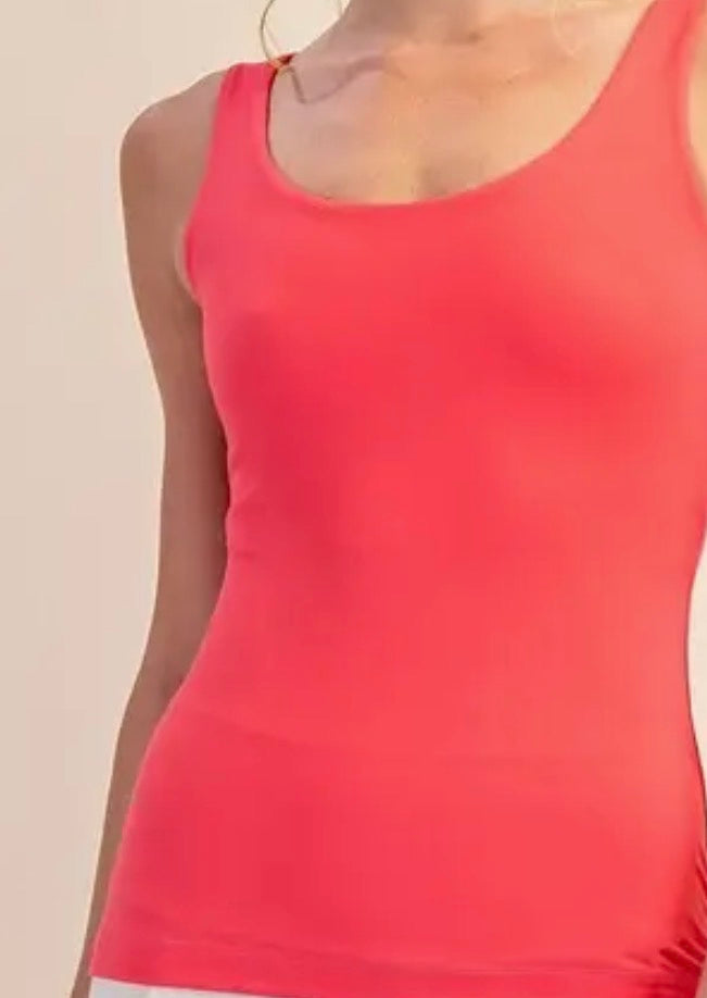 Dakota Tank Tops Scoop